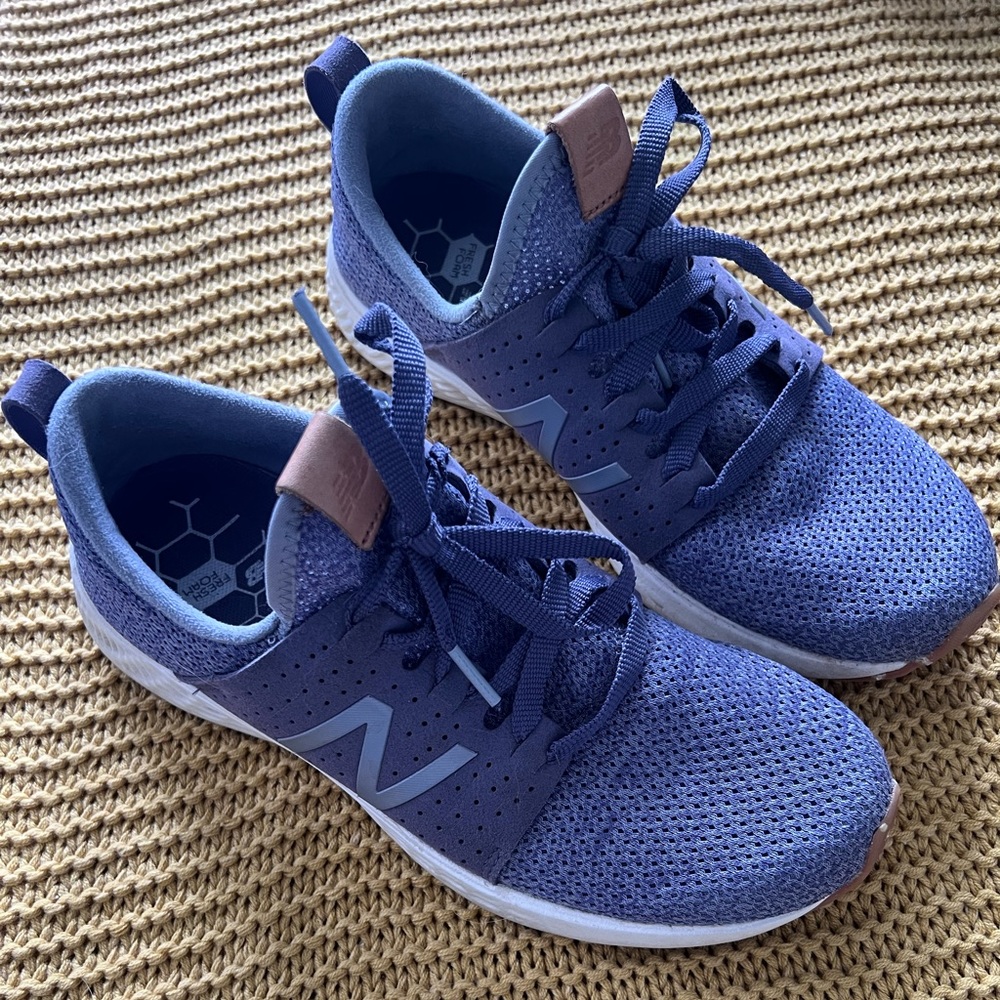 Like New! New Balance Foam Fresh slip on sneakers